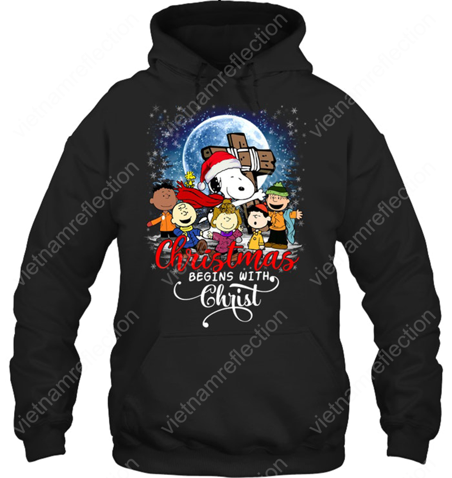 The Peanuts Christmas begins with Christ hoodie