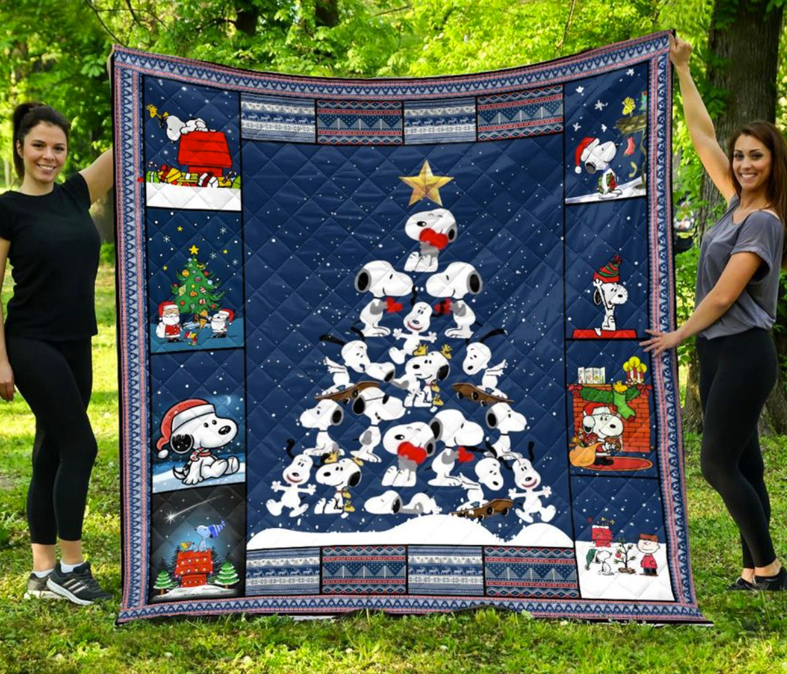 Snoopy Christmas tree quilt