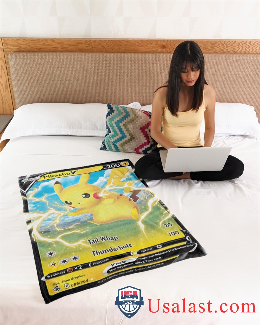 Pokemon-Pikachu-V-Fusion-Strike-Blanket-3.jpg