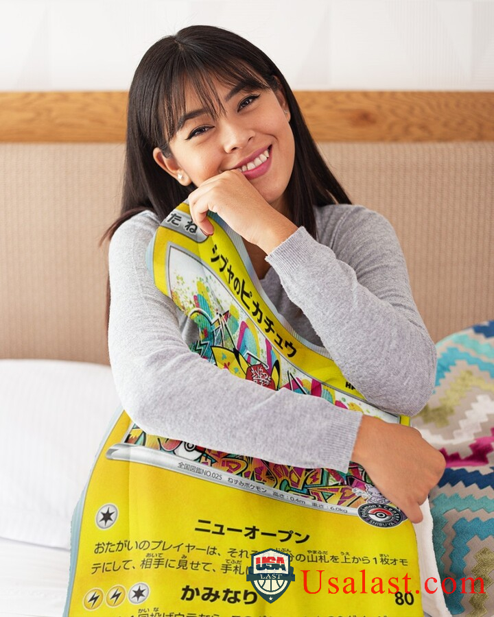 Shibuya-Pikachu-Pokemon-Fleece-Blanket-2.jpg