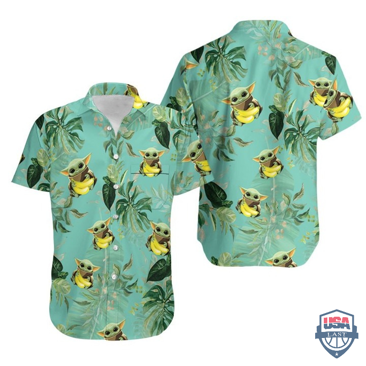 0Qq310pE-T080122-176xxxBaby-Yoda-Hugging-Bananas-Hawaiian-Shirt-Green-Version-2.jpg