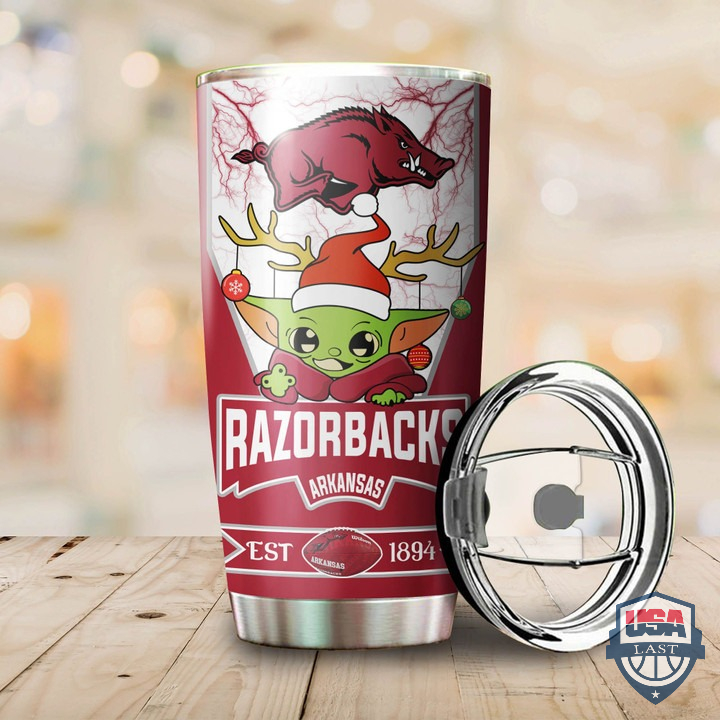 2NeFZAaf-T240122-173xxxArkansas-Razorbacks-Baby-Yoda-Christmas-Stainless-Tumbler-1.jpg