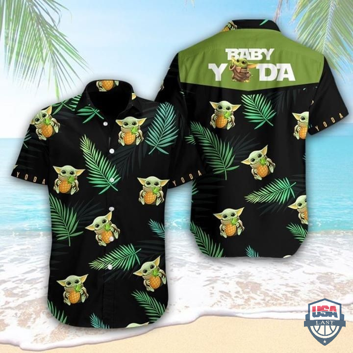 3yyHjrRE-T080122-181xxxBaby-Yoda-Hug-Pineapple-Hawaiian-Shirt.jpg