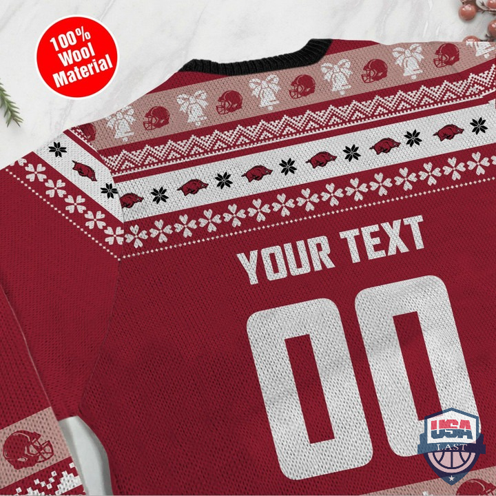 9w1e0Ta5-T240122-145xxxArkansas-Razorbacks-Custom-Name-Number-Sweater-1.jpg