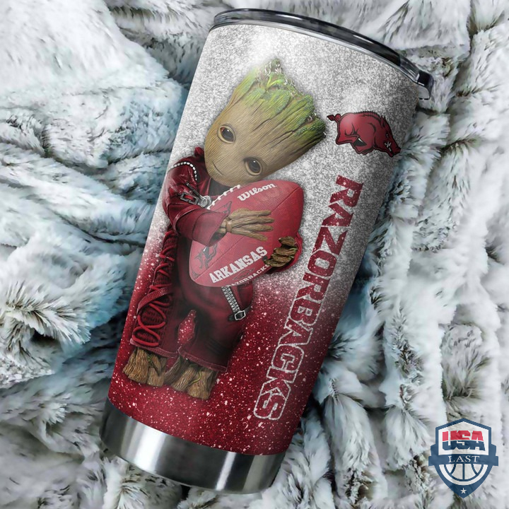 DPL3GhAv-T240122-156xxxArkansas-Razorbacks-Baby-Groot-Custom-Name-Tumbler-2.jpg