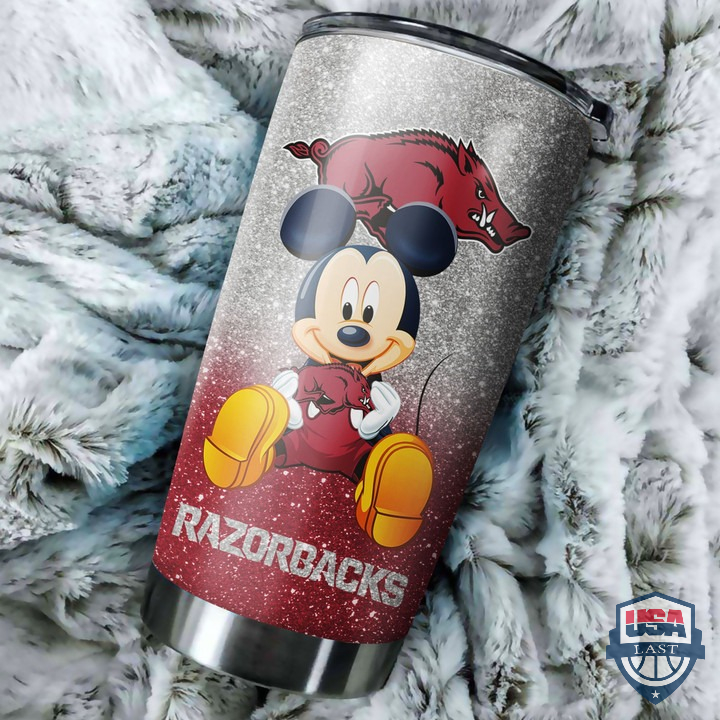 OaPDXoWc-T240122-160xxxMickey-Mouse-Hug-Arkansas-Razorbacks-Custom-Name-Tumbler-2.jpg