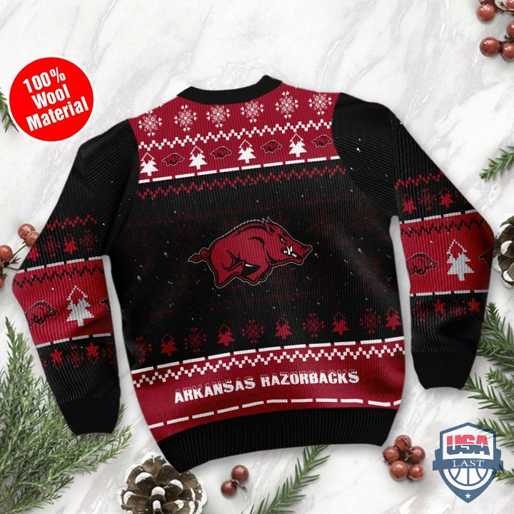 PpuP4rvf-T240122-143xxxArkansas-Razorbacks-Snoopy-Dabbing-Ugly-Christmas-Sweater-2.jpg