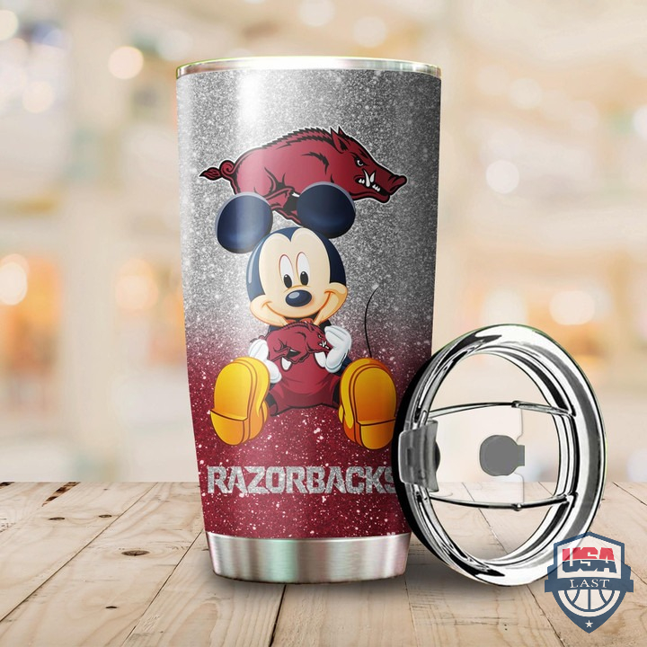 VwhRumbh-T240122-171xxxMickey-Mouse-Hug-Arkansas-Razorbacks-Stainless-Tumbler-1.jpg