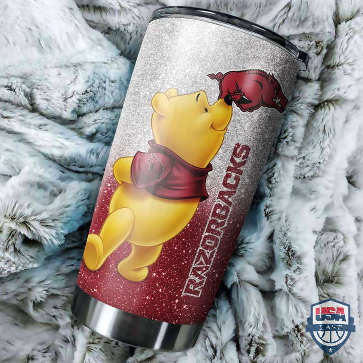 agz9SSZM-T240122-163xxxArkansas-Razorbacks-Winnie-the-Pooh-Custom-Name-Tumbler-2.jpg