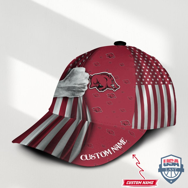 gNjyvjoq-T240122-132xxxArkansas-Razorbacks-American-Flag-Custom-Name-Cap-2.jpg