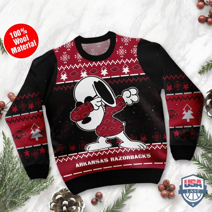 pr5Fq6M2-T240122-143xxxArkansas-Razorbacks-Snoopy-Dabbing-Ugly-Christmas-Sweater-3.jpg