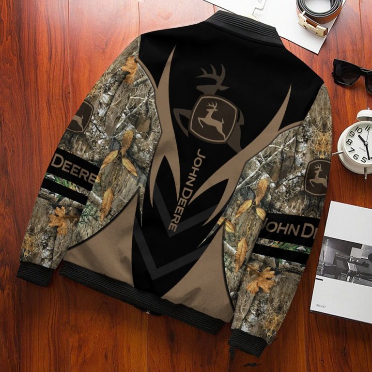 vuQOY8mE-T250122-144xxxJohn-Deere-Realtree-Camo-Bomber-Jacket-1.jpg