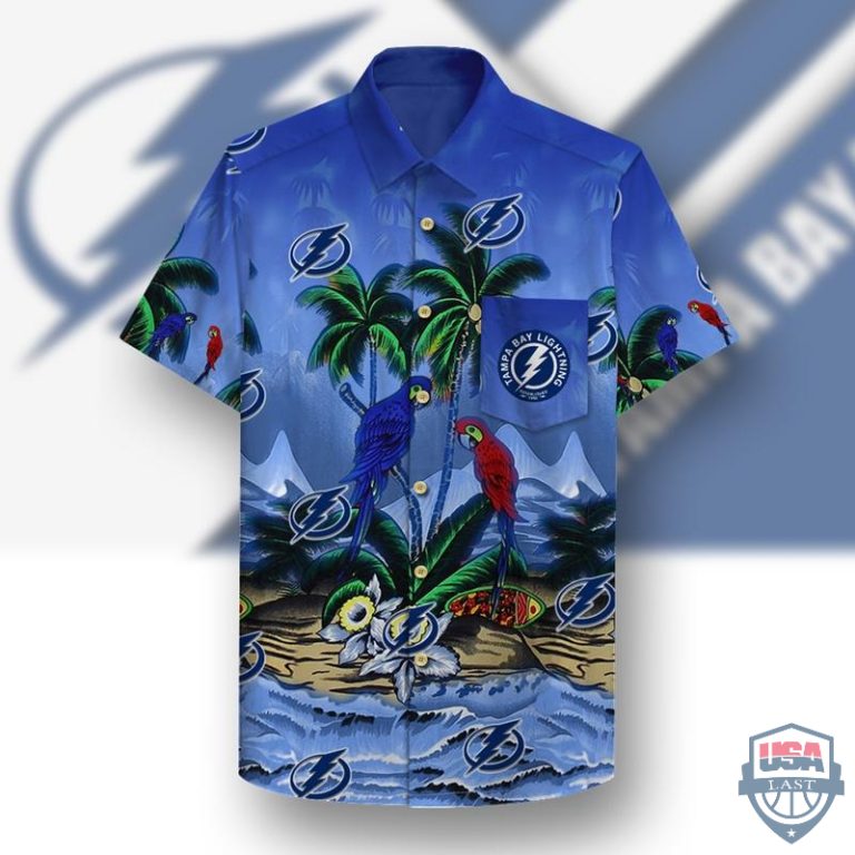 FhlM7FgR-T170222-055xxxTampa-Bay-Lightning-Parrots-Hawaiian-Shirt-2.jpg