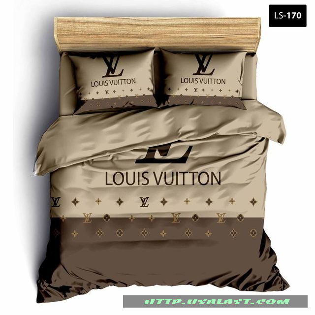 Sb44teAD-T220222-059xxxLouis-Vuitton-Bedding-Set-Duvet-Cover-New-Design-10-1.jpg
