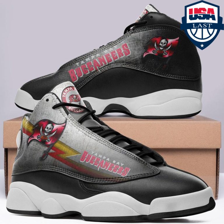 2UginiD4-TH110322-15xxxTampa-Bay-Buccaneers-NFL-ver-3-Air-Jordan-13-sneaker2.jpg