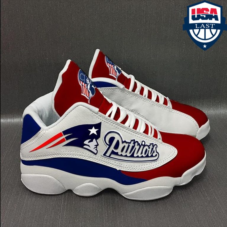 2pUe8DRq-TH140322-31xxxNew-England-Patriots-NFL-ver-5-Air-Jordan-13-sneaker3.jpg