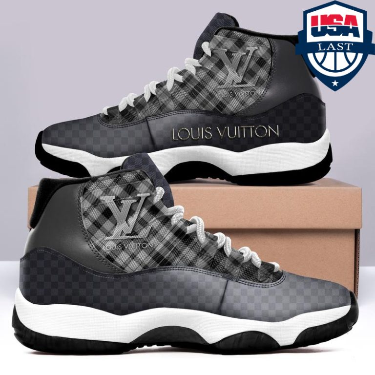 7hOylwhf-TH100322-28xxxLouis-Vuitton-ver-7-Air-Jordan-11-sneaker2.jpg