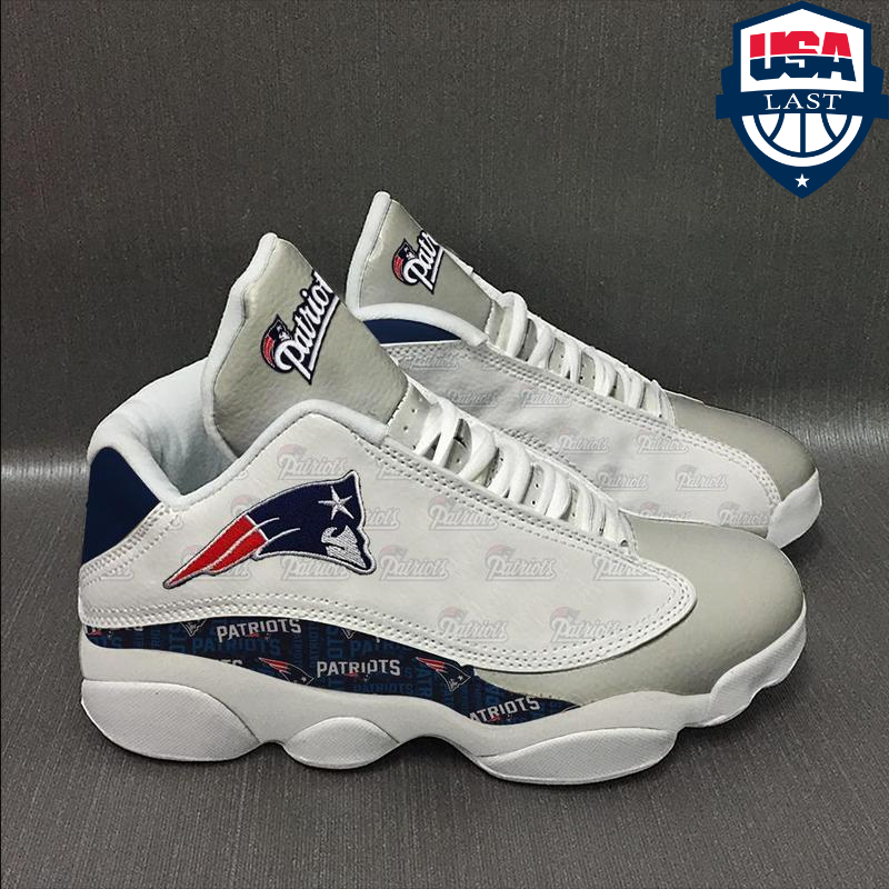 7wgi0YHF-TH140322-33xxxNew-England-Patriots-NFL-ver-7-Air-Jordan-13-sneaker3.jpg