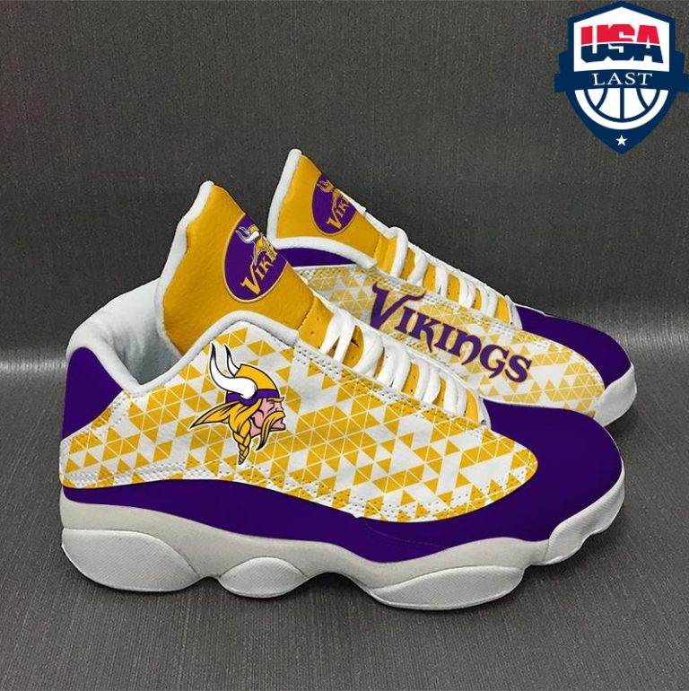 8ewfmZFq-TH140322-52xxxMinnesota-Vikings-NFL-ver-2-Air-Jordan-13-sneaker2.jpg