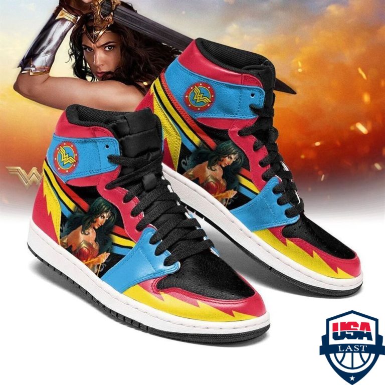 A5a0zJUC-TH260322-33xxxWonder-Woman-DC-Comics-ver-1-Air-Jordan-High-Top-Sneaker-Shoes3.jpg