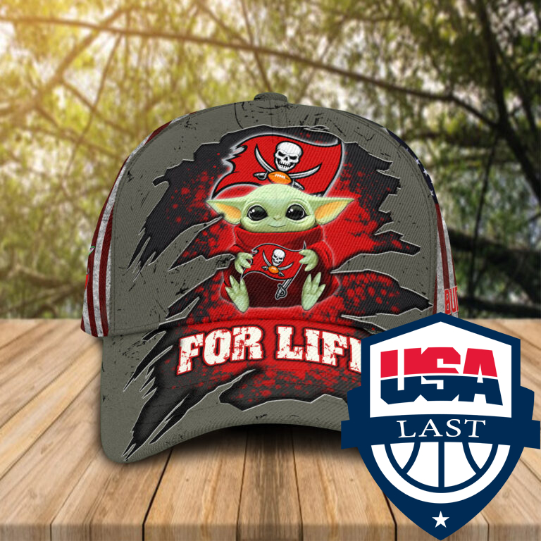 F52LiALO-TH090322-30xxxBaby-Yoda-NFL-Tampa-Bay-Buccaneers-For-Life-Cap1.jpg