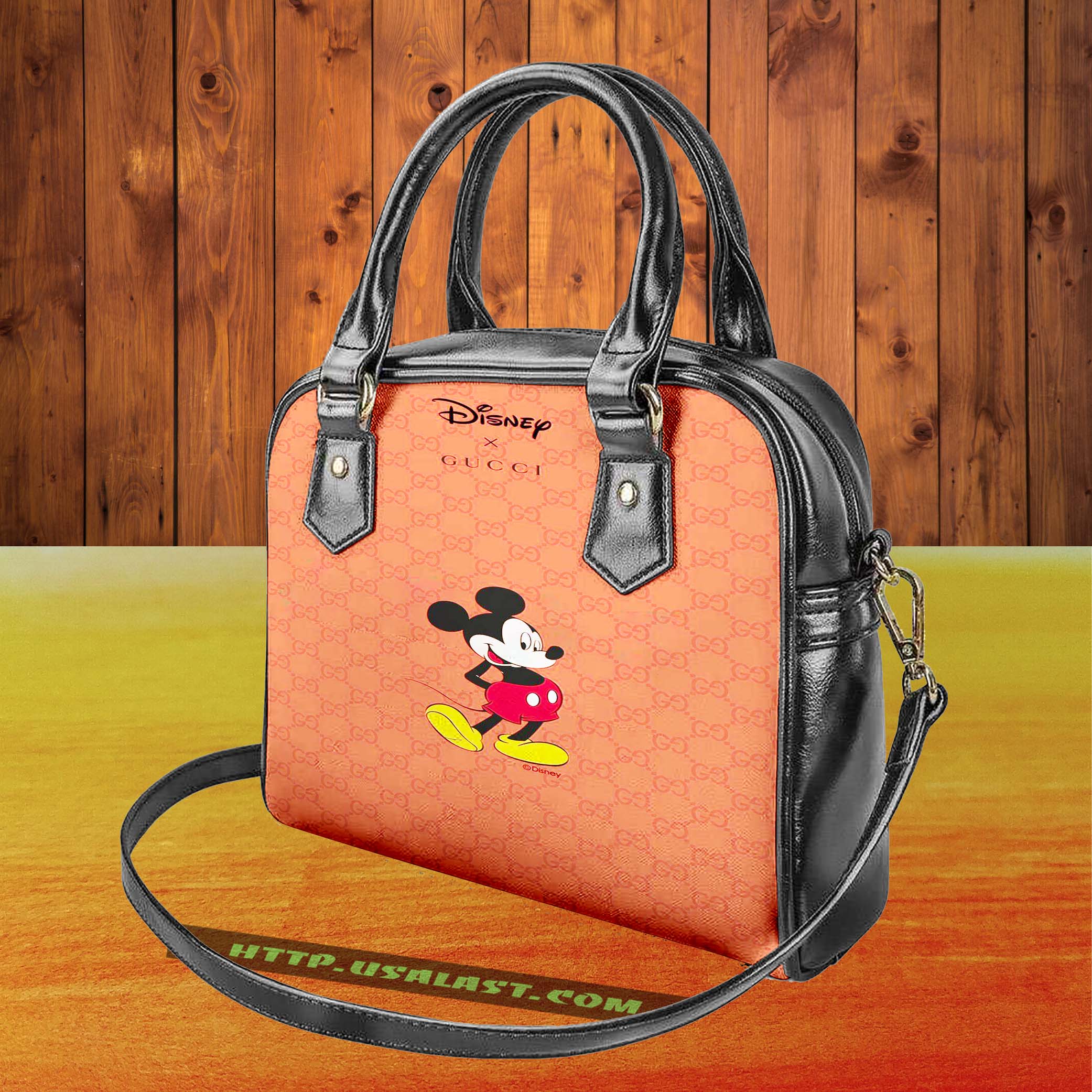 KfuI13dn-T080322-079xxxGucci-And-Disney-Shoulder-Handbag-V67.jpg