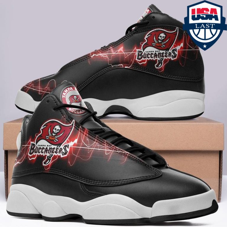 MrnXRHfW-TH110322-13xxxTampa-Bay-Buccaneers-NFL-ver-1-Air-Jordan-13-sneaker1.jpg