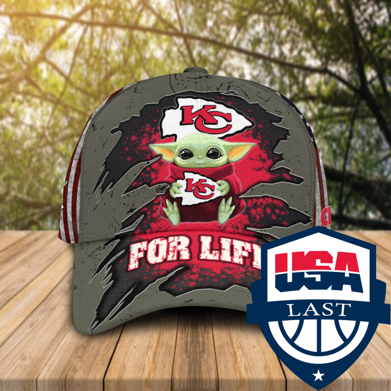 g6kfz45g-TH090322-16xxxBaby-Yoda-NFL-Kansas-City-Chiefs-For-Life-Cap1.jpg