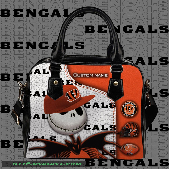 h3rmGhOc-T040322-047xxxCincinnati-Bengals-Jack-Skellington-Personalized-Shoulder-Handbag-1.jpg
