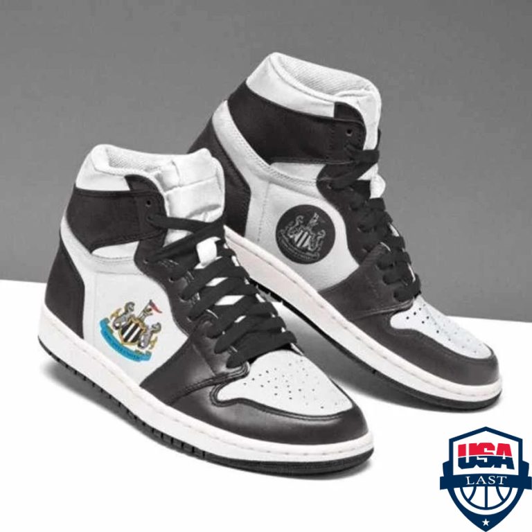 7O3MJKGu-TH080422-44xxxNewcastle-United-FC-Air-Jordan-High-Top-Sneaker-Shoes2.jpg