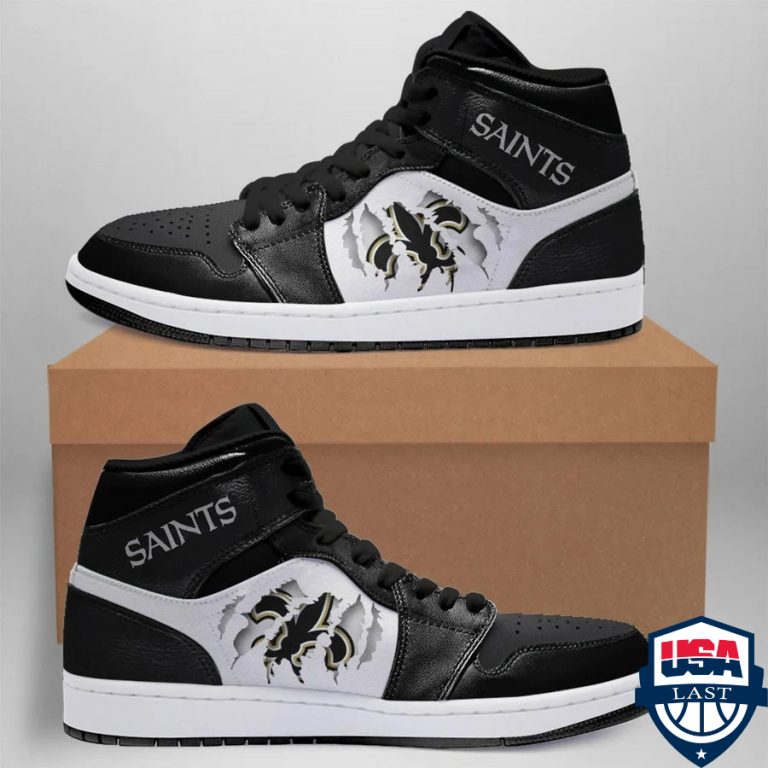 8wF1Kw13-TH120422-36xxxNew-Orleans-Saints-NFL-ver-4-Air-Jordan-High-Top-Sneaker-Shoes2.jpg