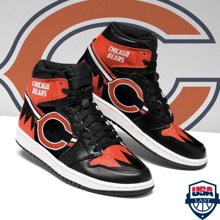 D3rUYCsB-TH060422-10xxxChicago-Bears-NFL-Air-Jordan-High-Top-Sneaker-Shoes.jpg