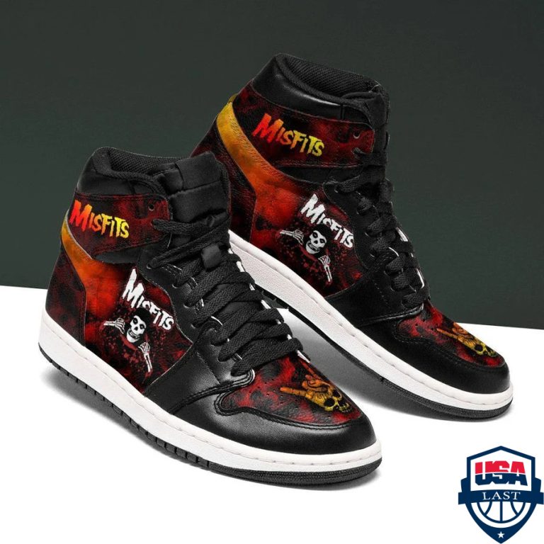 KcPHDY3F-TH060422-14xxxMisfits-Rock-Band-Air-Jordan-High-Top-Sneaker-Shoes.jpg