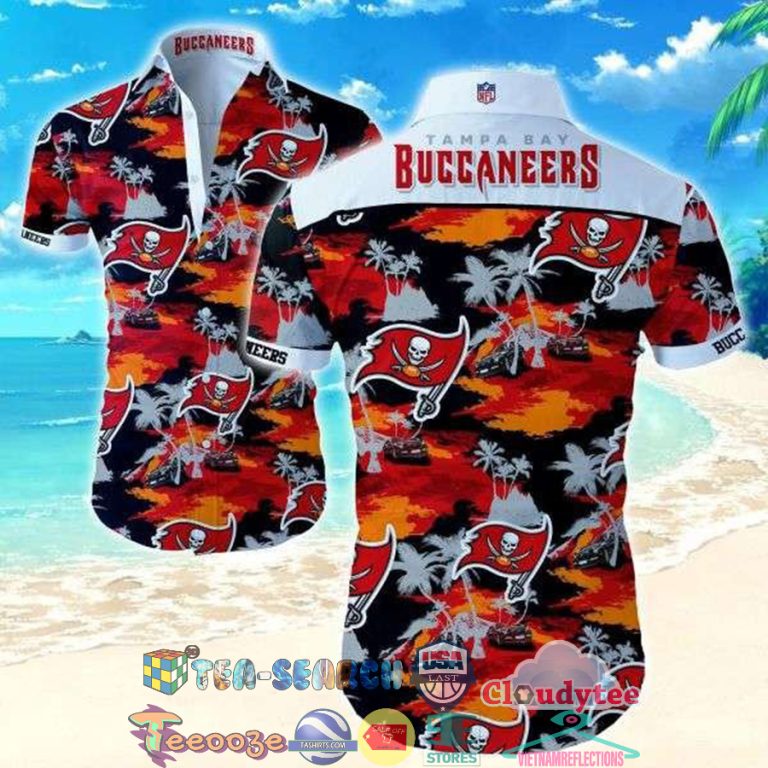 QCTRPeyn-TH190422-53xxxTampa-Bay-Buccaneers-NFL-Palm-Tree-Car-Hawaiian-Shirt3.jpg