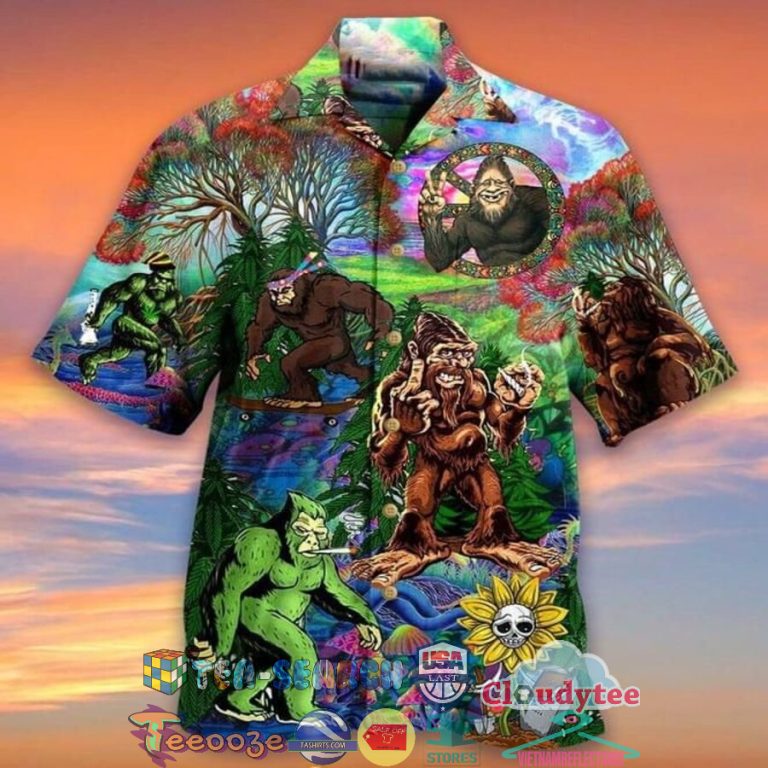 YJfAK1K1-TH180422-47xxxBigfoot-In-The-Forest-Hawaiian-Shirt2.jpg