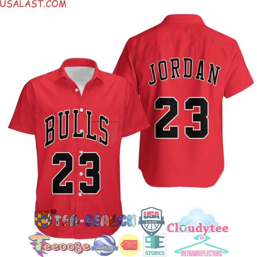evzD2HH2-TH250422-32xxxChicago-Bulls-NBA-Michael-Jordan-23-Throwback-Red-Hawaiian-Shirt3.jpg