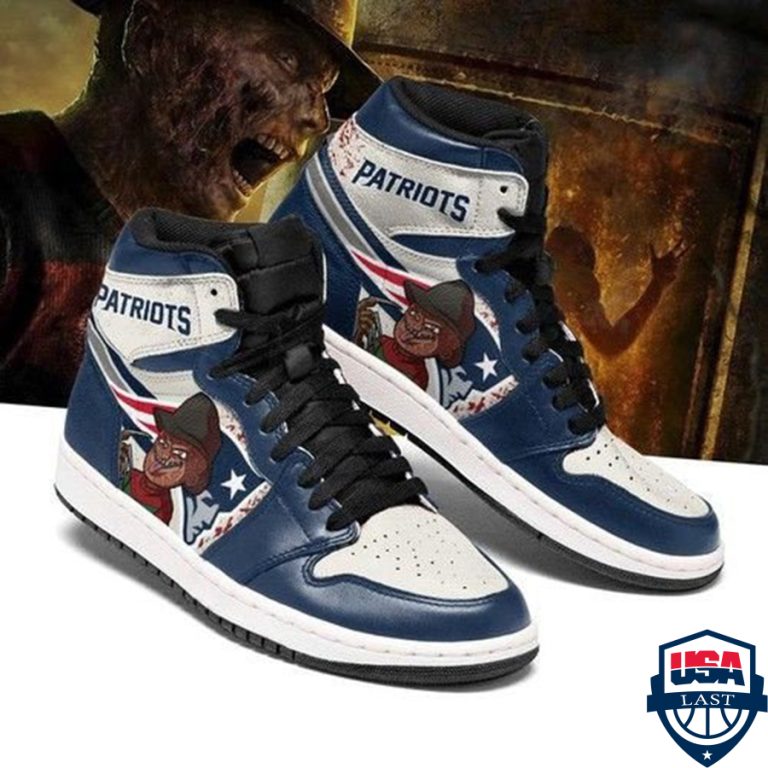 ewoxQJFt-TH060422-58xxxNew-England-Patriots-NFL-Horror-Air-Jordan-High-Top-Sneaker-Shoes.jpg