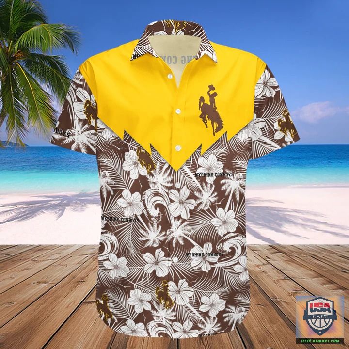 Best Sale Wyoming Cowboys NCAA Tropical Seamless Hawaiian Shirt
