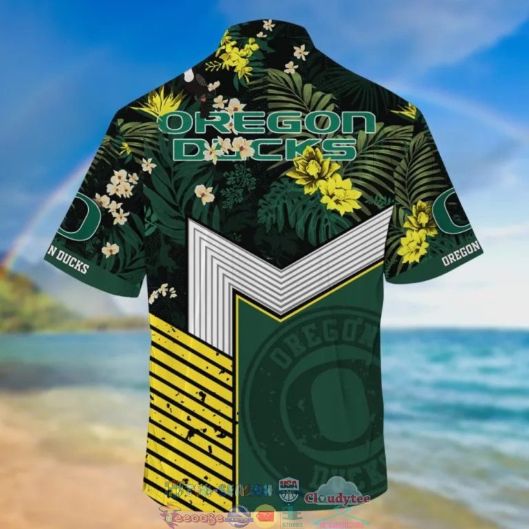 4eW4HScC-TH110722-47xxxOregon-Ducks-NCAA-Tropical-Hawaiian-Shirt-And-Shorts1.jpg