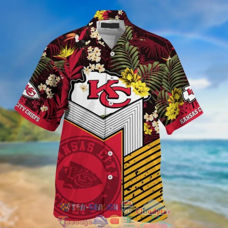 7XqnmXvc-TH090722-57xxxKansas-City-Chiefs-NFL-Tropical-Hawaiian-Shirt-And-Shorts2.jpg