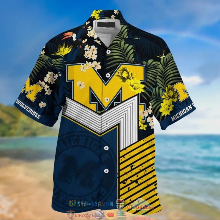 CTBXUFFO-TH110722-52xxxMichigan-Wolverines-NCAA-Tropical-Hawaiian-Shirt-And-Shorts2.jpg