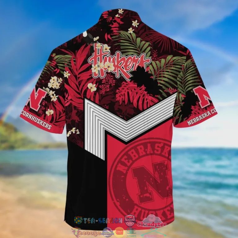 Pn5FEusi-TH110722-50xxxNebraska-Cornhuskers-NCAA-Tropical-Hawaiian-Shirt-And-Shorts1.jpg