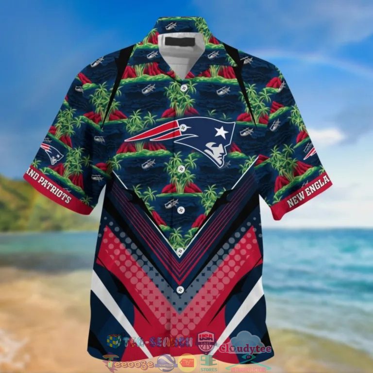 bQNWUAoG-TH030722-05xxxNew-England-Patriots-NFL-Island-Palm-Tree-Hawaiian-Shirt2.jpg