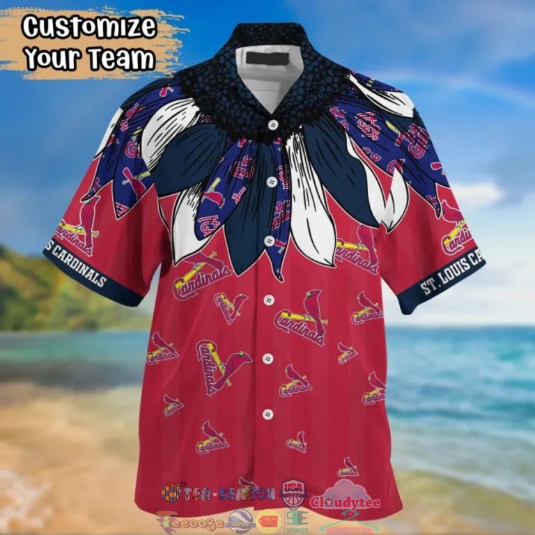 cElVR01T-TH050722-03xxxSt.-Louis-Cardinals-MLB-Native-Feather-Hawaiian-Shirt2.jpg