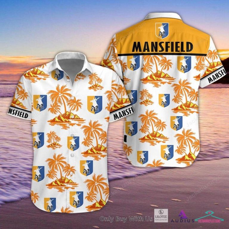 Mansfield Town Hawaiian Shirt - Generous look