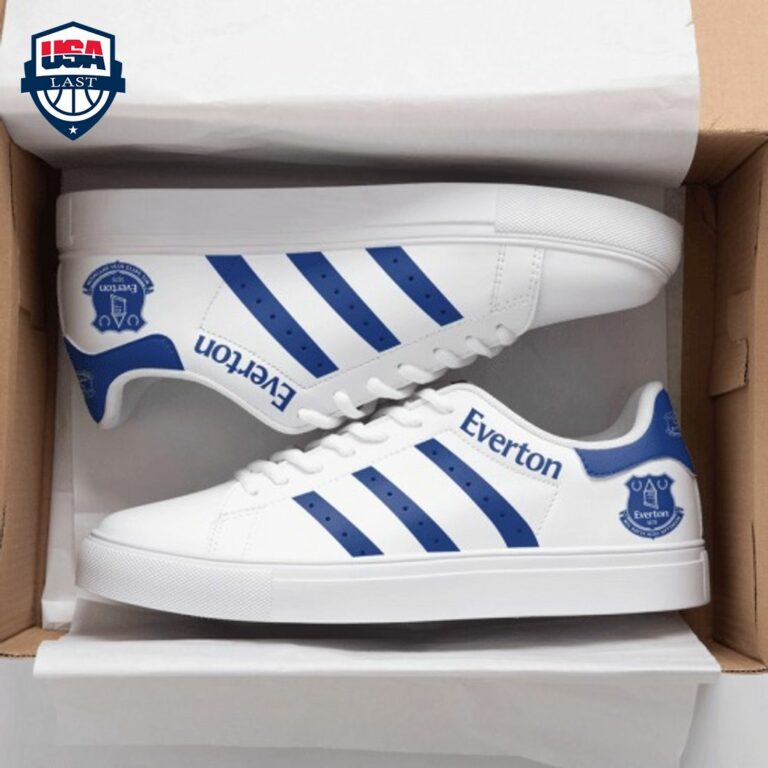 Everton FC Navy Stripes Stan Smith Low Top Shoes - This place looks exotic.