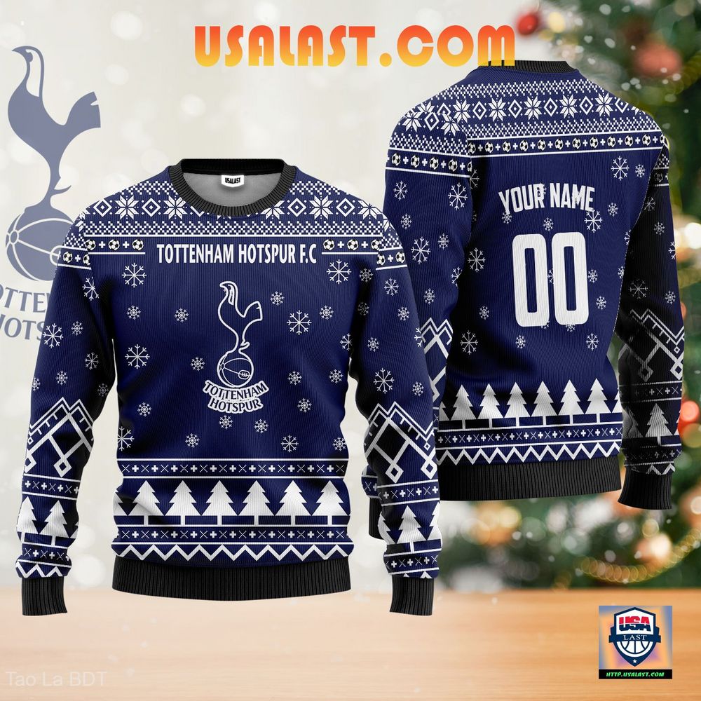 Tottenham Hotspur F.C Ugly Sweater Christmas Jumper - Such a charming picture.